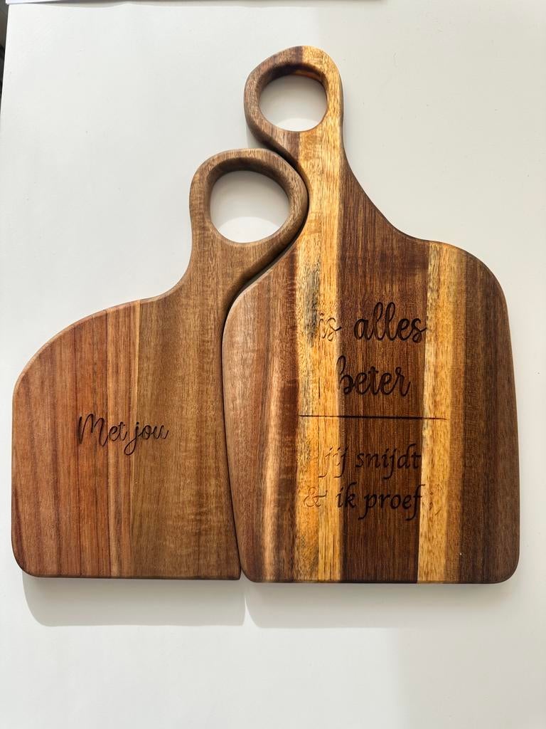 Twee houten snijplanken met spreuk (niet gebruikt), Snij-/serveerplank, Ophalen, Zo goed als nieuw, Hout
