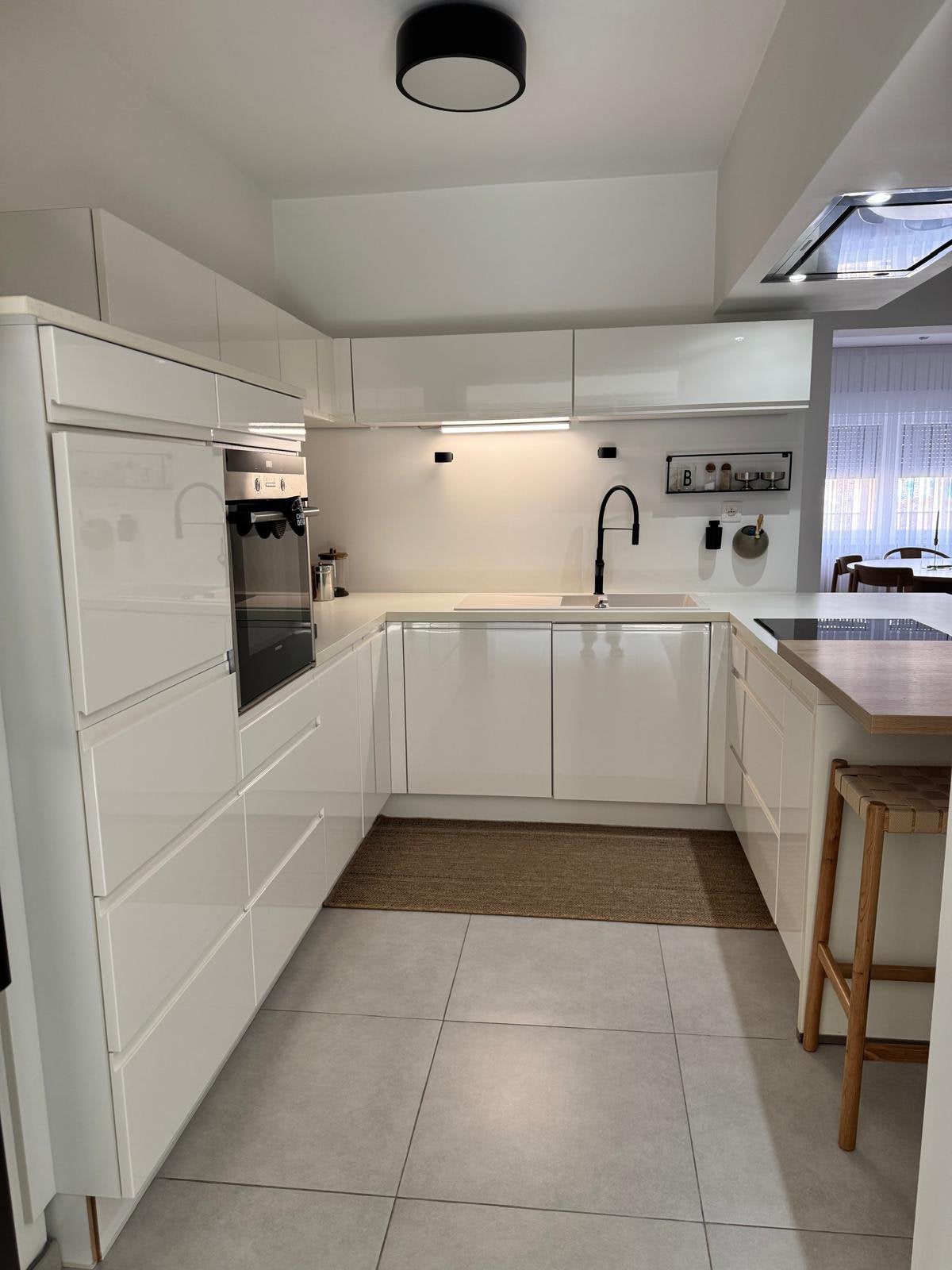 Cuisine équipée blanc laqué eggo avec electro siemens, Enlèvement, Comme neuf, Blanc