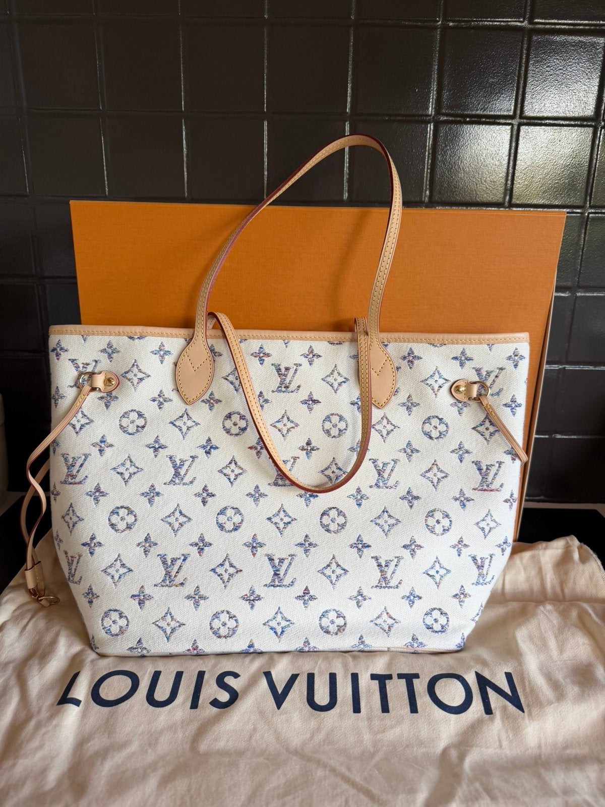 Louis vuitton neverfull limited edition, Bijoux, Sacs & Beauté, Enlèvement, Neuf, Shopper