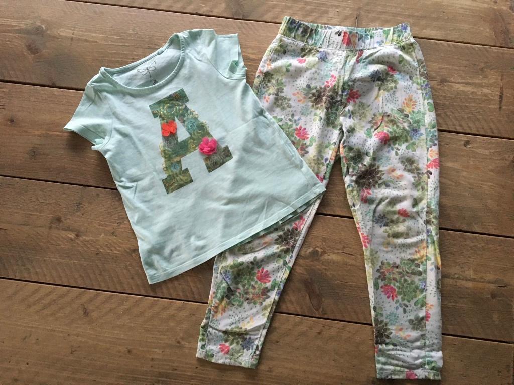 C&A, (speel) set t-shirt en broek bloemen maat 122, Kinderen en Baby's, Kinderkleding | Maat 122, Broek, Gebruikt, C&A, Meisje