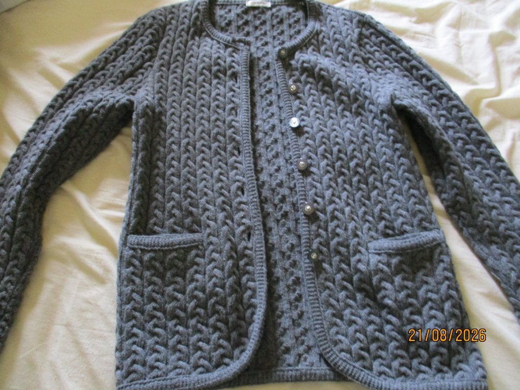 Grijze wollen gilet v h merk Damart, Kleding | Dames, Truien en Vesten, Maat 38/40 (M), Ophalen of Verzenden, Zo goed als nieuw