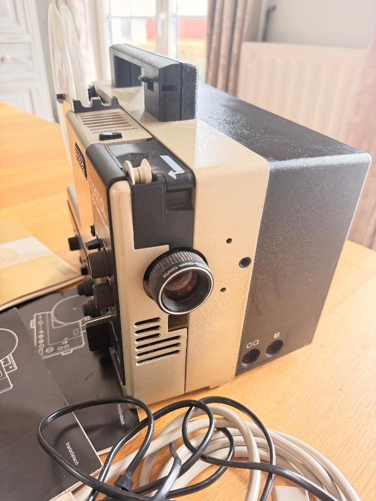 Vieux projecteur, Enlèvement
