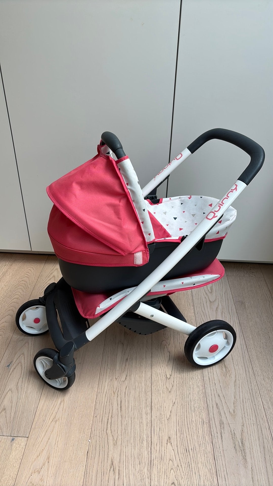 Poppenwagen Quinny, Kinderen en Baby's, Speelgoed | Poppen, Ophalen, Zo goed als nieuw