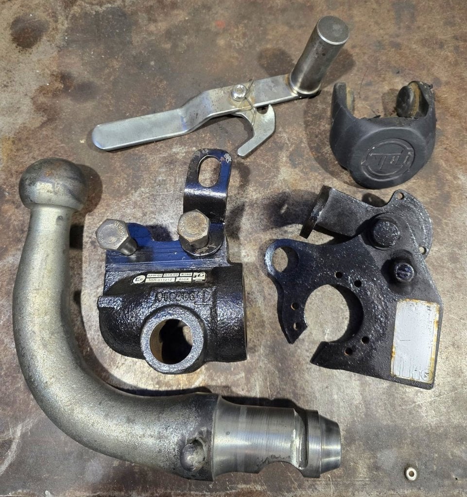 Pour attache remorque amovible A4 B9, Autos : Pièces & Accessoires, Attelages, Enlèvement, Utilisé