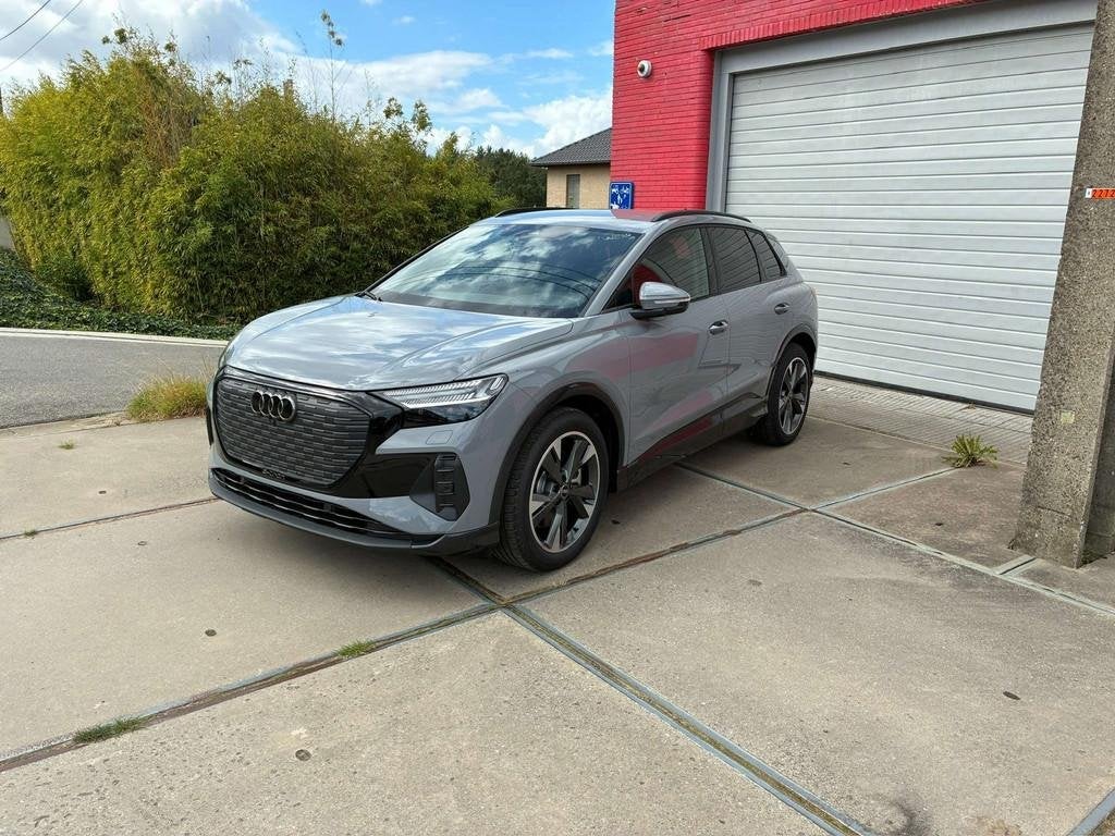 Audi Q4 e-tron Q4 e-tron 45 (bj 2025 automaat), Auto's, Stof, Gebruikt, Euro 6, 2145 kg