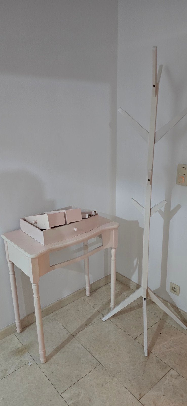Vintage commode en kledinghanger, Beide kosten samen 30€, Enlèvement