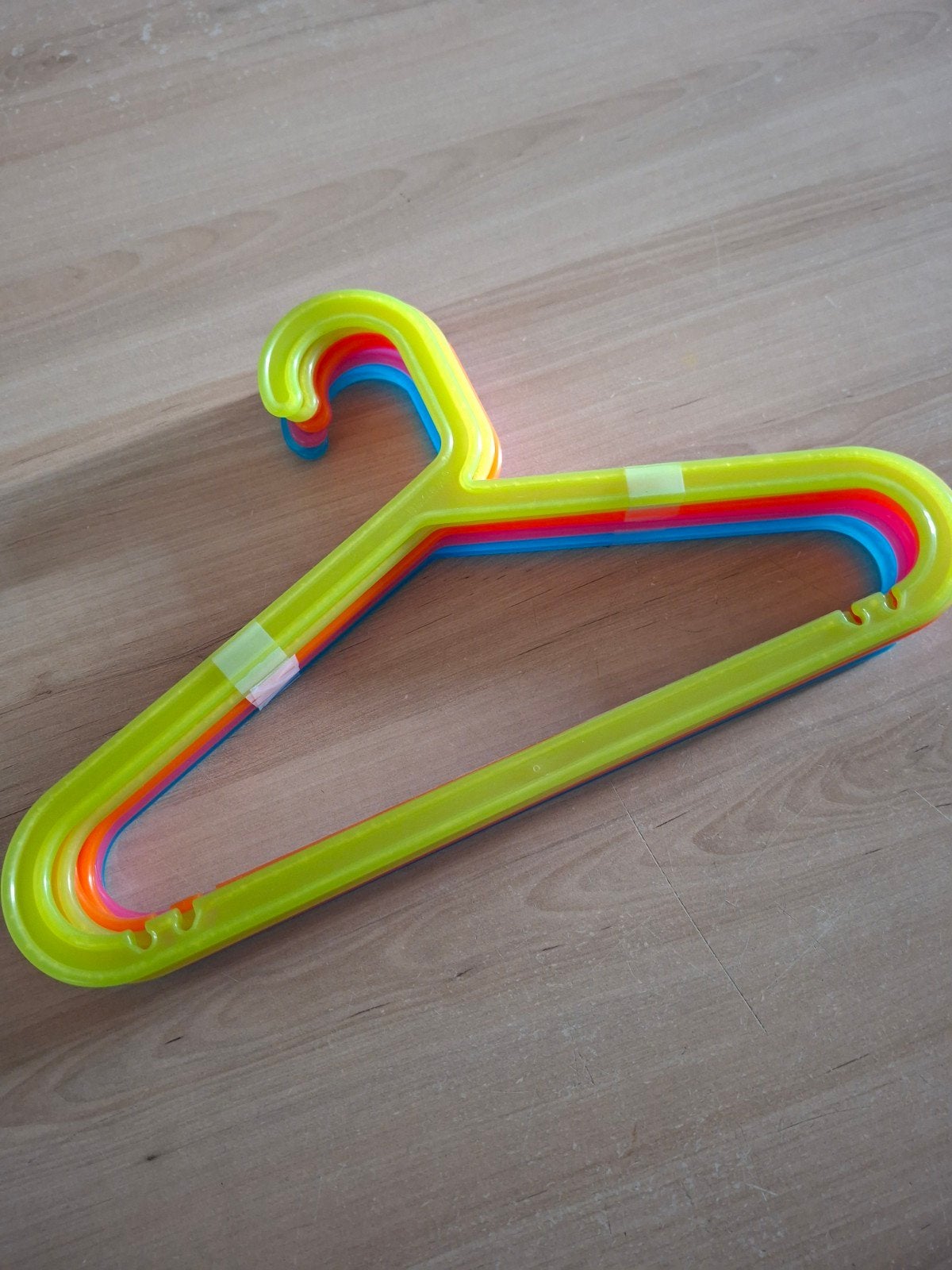 Gekleurde kinder kledinghangers, Enlèvement, Comme neuf, Enfants
