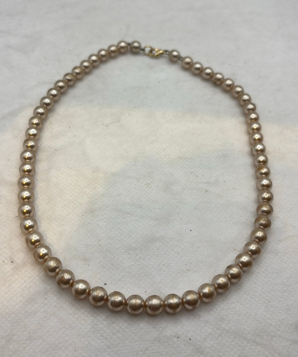 Faux Pearl Necklace – Cream Beads – Costume Jewellery, Handtassen en Accessoires, Ophalen of Verzenden, Gebruikt, Goud, Goud