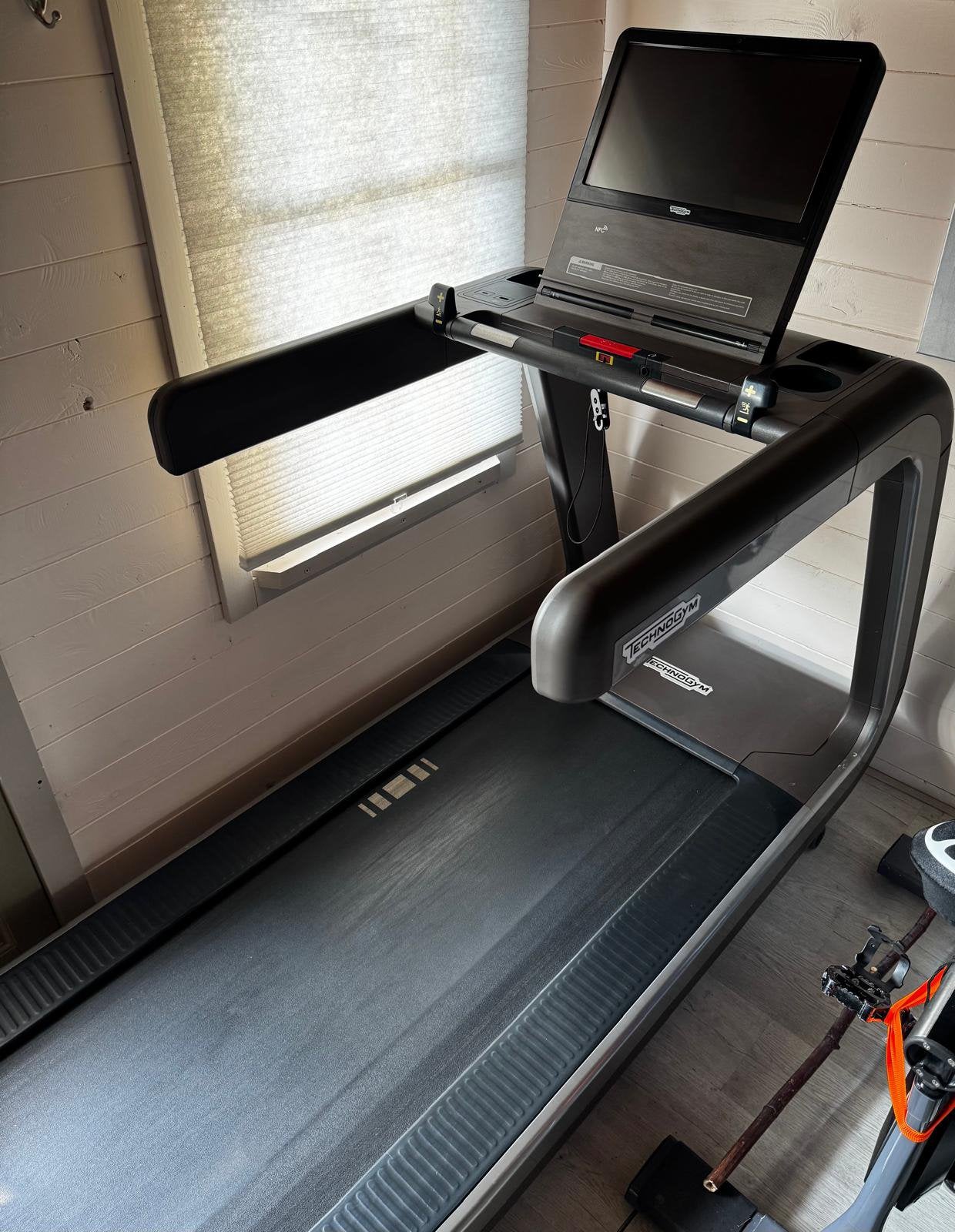 Technogym artis run loopband, Ophalen