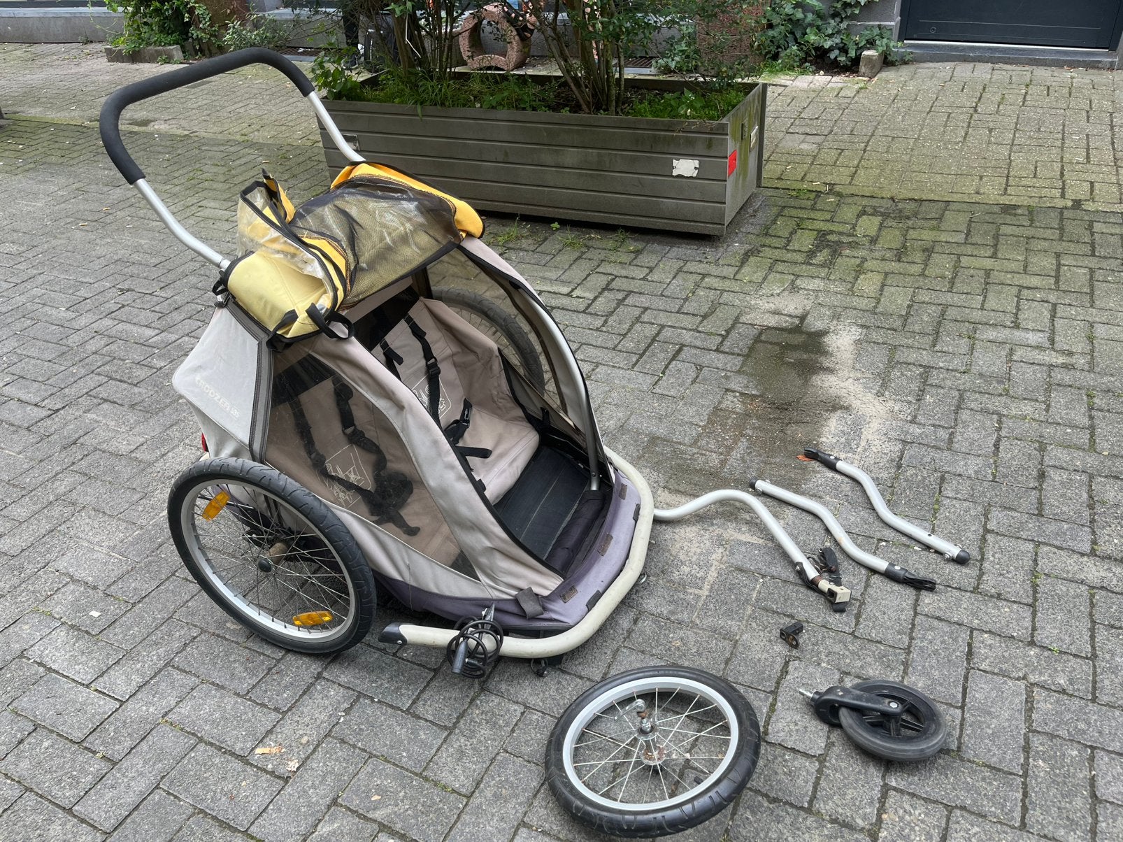 Remorque à vélo Croozer pour deux enfants, 40 à 60 kg, Pliable, Enlèvement, Utilisé