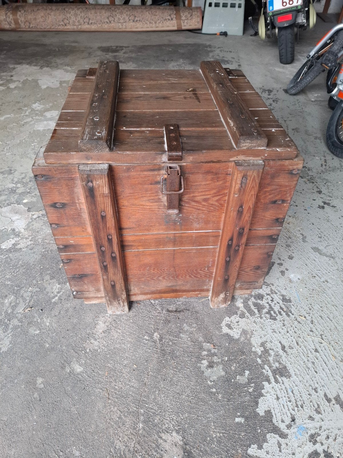 Houten kist, Ophalen