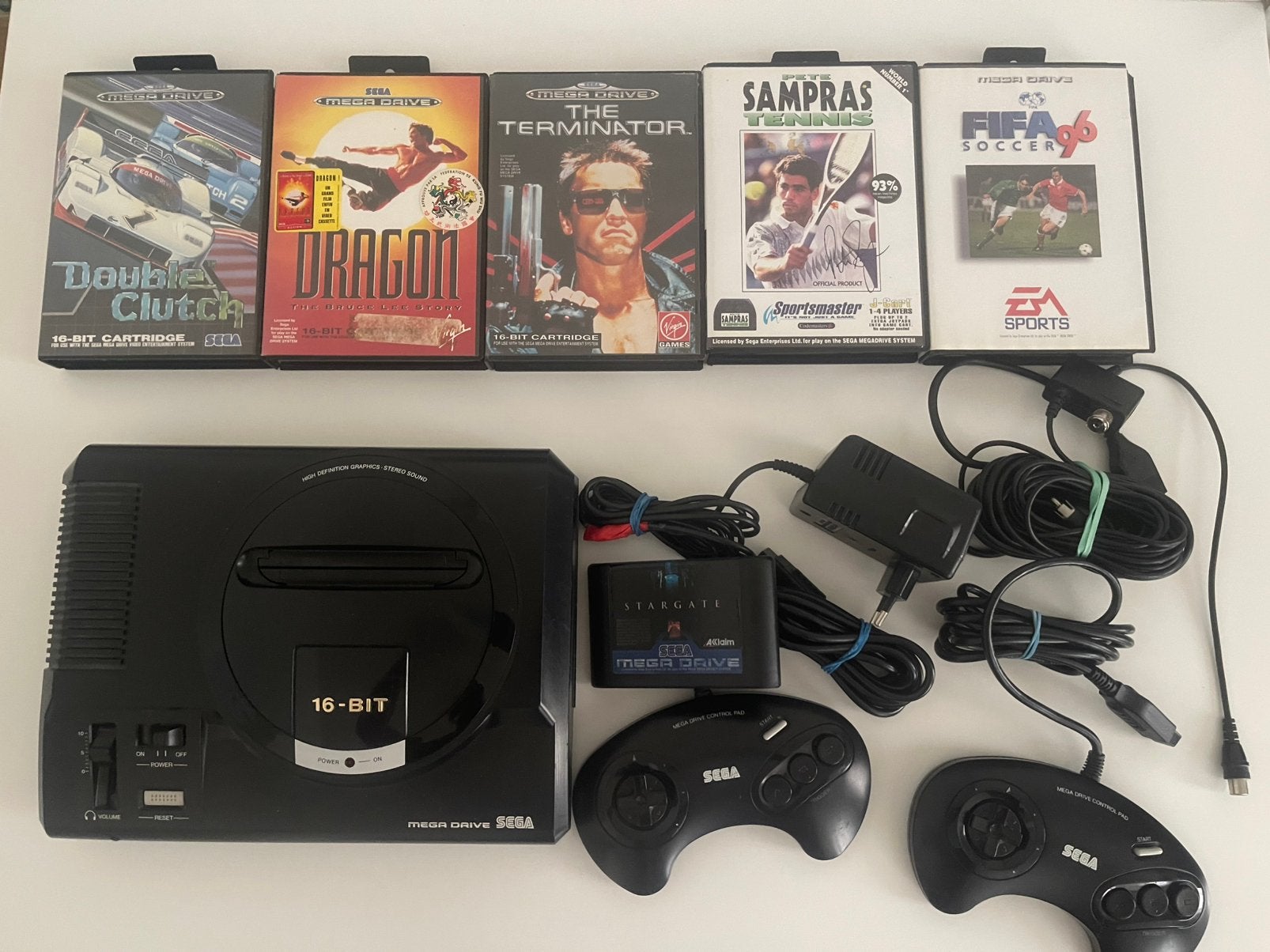 Console Sega Mega Drive 1 + jeux, Consoles de jeu & Jeux vidéo, Consoles de jeu | Sega, Enlèvement, Utilisé, Avec 2 manettes, Mega Drive