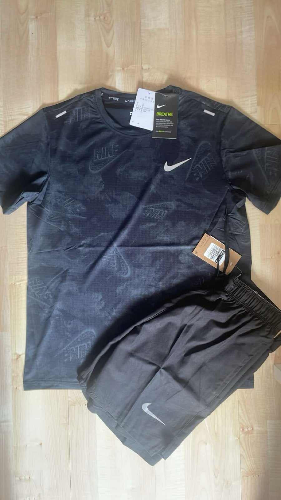 Nike tshirt en short voor de zomer voor heren, Kleding | Heren, Sportkleding, Fitness, Maat 48/50 (M), Zwart, Nieuw