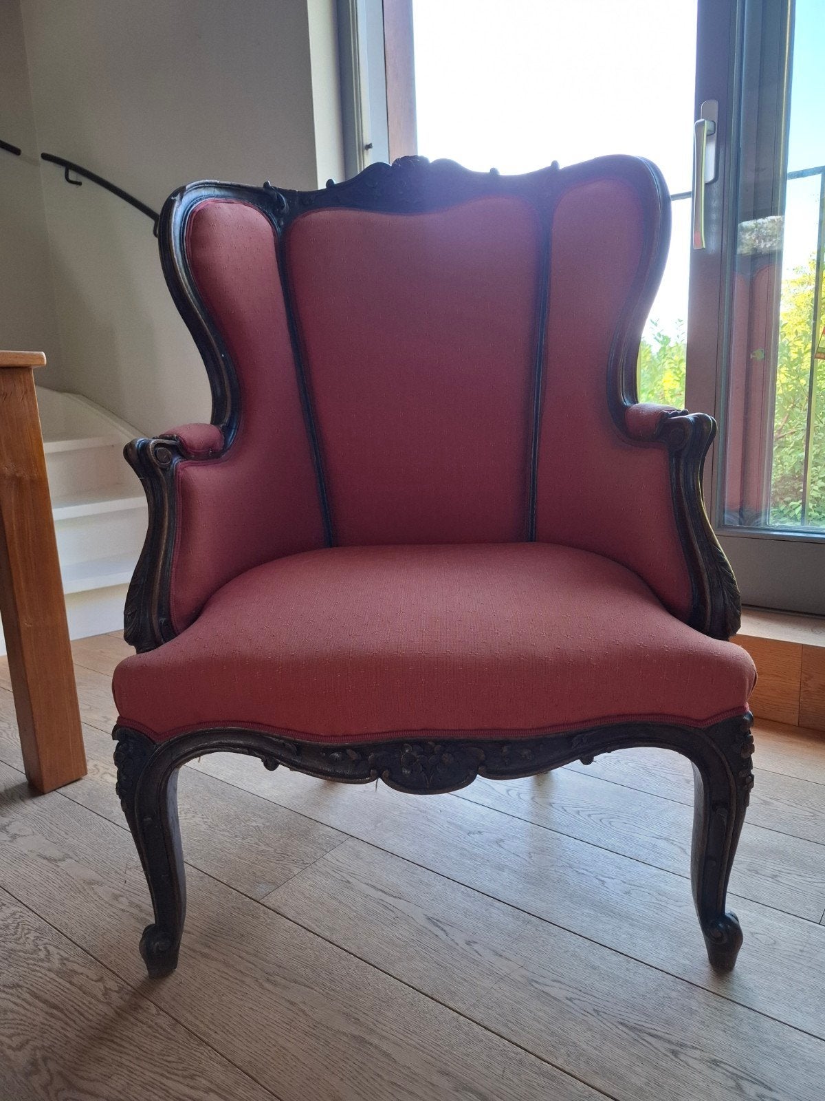 Klassieke fauteuil in Louis XV of barokstijl., Ophalen
