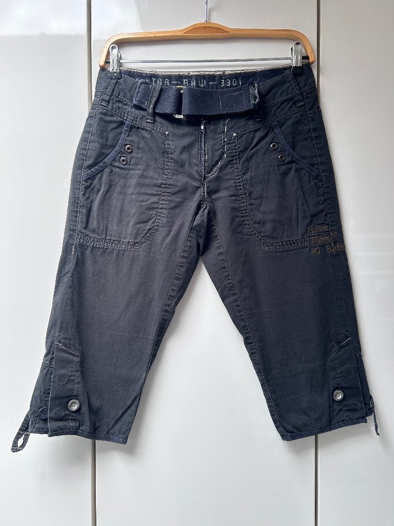 G-Star Raw donkergrijze korte broek - maat 26, Ophalen of Verzenden, Zo goed als nieuw, G-Star, Maat 36 (S)