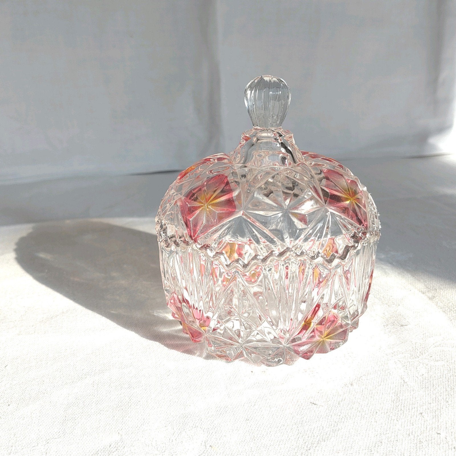 Ravissante bonbonnière ancienne en verre taillé, Antiquités & Art, Enlèvement ou Envoi