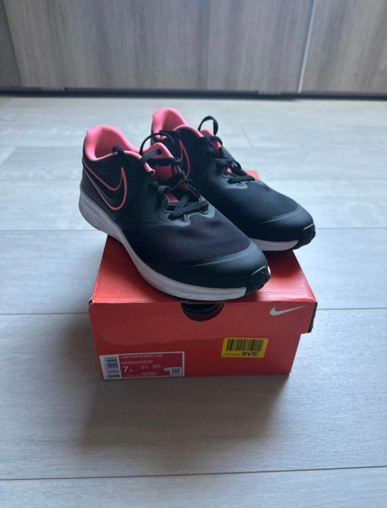 Nike Star Runner 2 (GS) ~ Dames Maat 40, Kleding | Dames, Schoenen, Ophalen of Verzenden, Zo goed als nieuw, Sportschoenen, Zwart