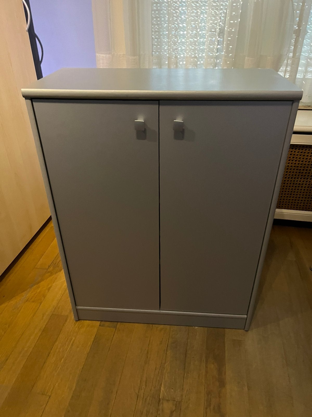 2 grijze kastjes bij de hoge kast zijn er wat beschadigingen, Enlèvement, Comme neuf