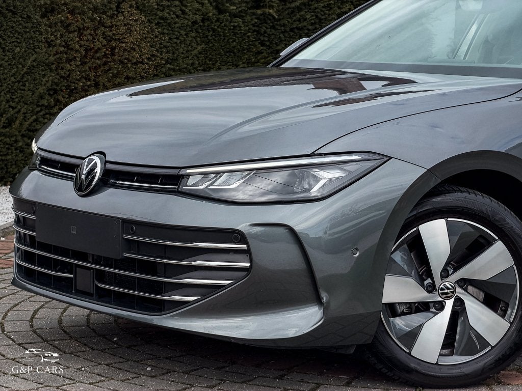 VW Passat Variant eTSI DSG | Massage | ACC | Navi | Camera, Auto's, 1498 cc, 4 cilinders, Verwarmde buitenspiegels, Bedrijf