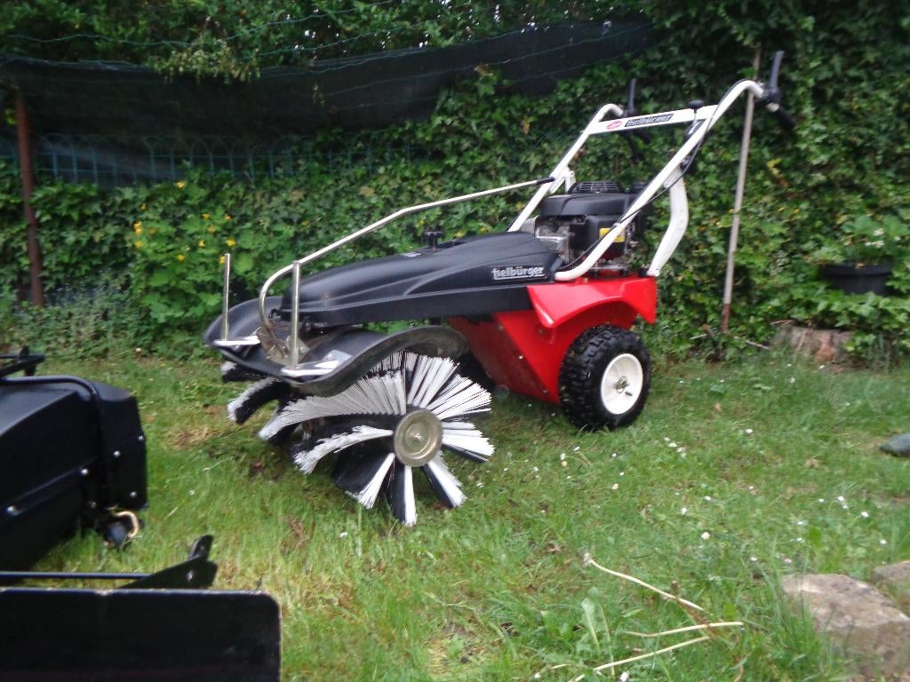 Balayeuse Tielburger TK 38 Pro avec bac de collecte, Enlèvement, Comme neuf