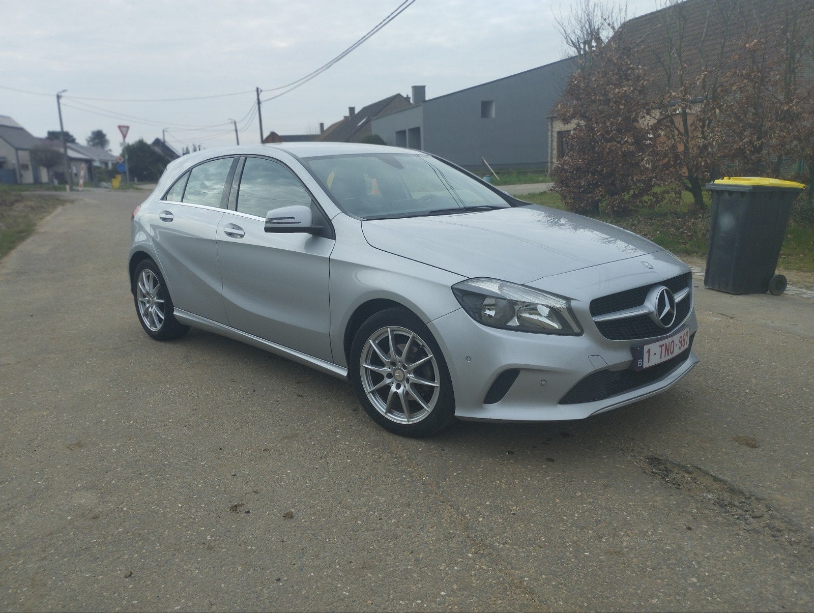 Mercedes A180, Euro 5, Stof, Zwart, 5 deurs