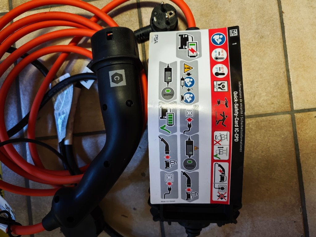 Chargeur pour voiture électrique  hybride/APTIV Mode 2, Autos : Divers, Bornes de recharge, Enlèvement, Neuf