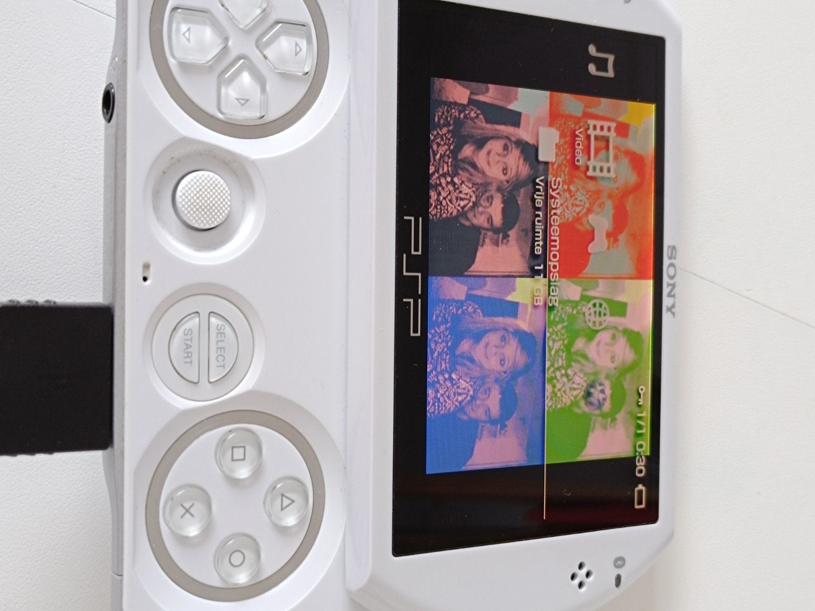 Draagbaar PlayStation PSP go, Games en Spelcomputers, Ophalen