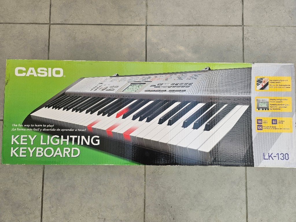 keyboard Casio LK-130, Muziek en Instrumenten, Keyboards, Ophalen of Verzenden, Gebruikt, 61 toetsen, Casio