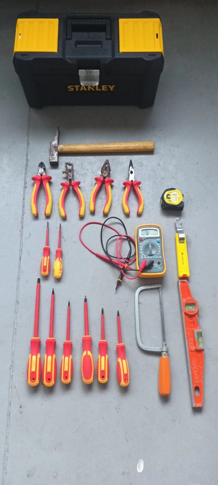 Gereedschapskoffer elektriciteit, Ophalen