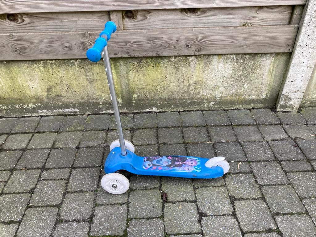 Kinderstep Frozen, Fietsen en Brommers, Ophalen, Gebruikt