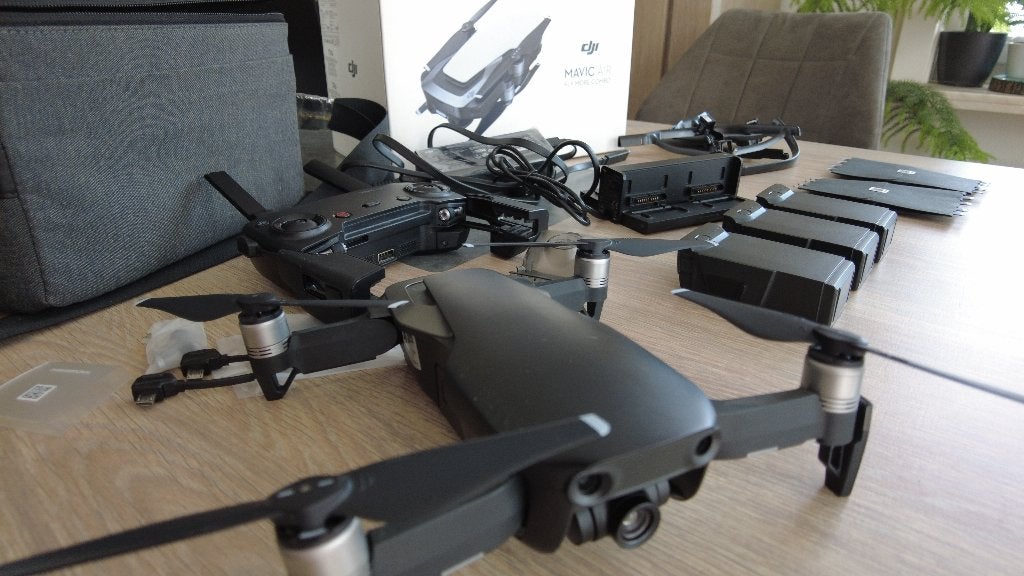 DJI MAVIC AIR drone combo, Audio, Tv en Foto, Drones, 250 tot 900 gram, Cameradrone, Zo goed als nieuw, DJI