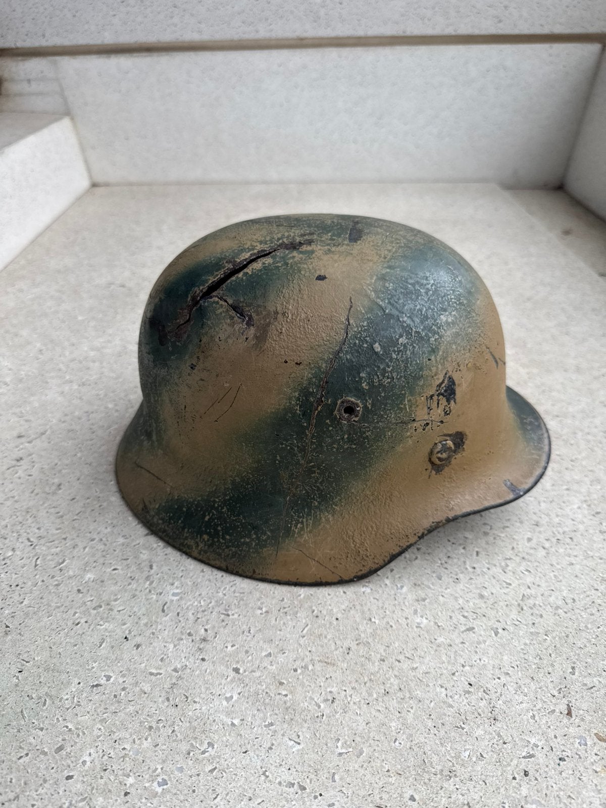 WW2 casque Allemand  batlle damaged, Collections, Enlèvement ou Envoi