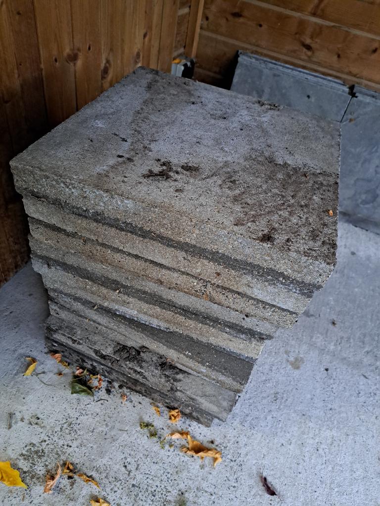 GRATIS - 11x stenen tegels, Tuin en Terras, Tegels en Klinkers, Ophalen, Gebruikt