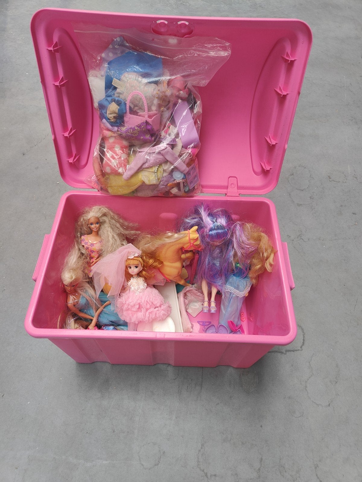 Poubelle Barbie remplie, Enfants & Bébés, Enlèvement, Utilisé, Baby Pop