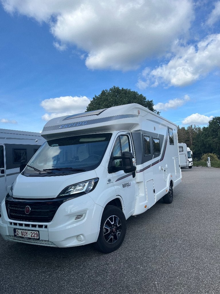 Rapido 686F ultimate line, Automaat, Standaard zit, Fiat, 7 tot 8 meter
