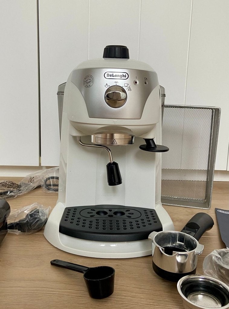 NIEUWE koffiemachine DéLonghi, Gemalen koffie, Ophalen, Stoompijpje, Koffiemachine
