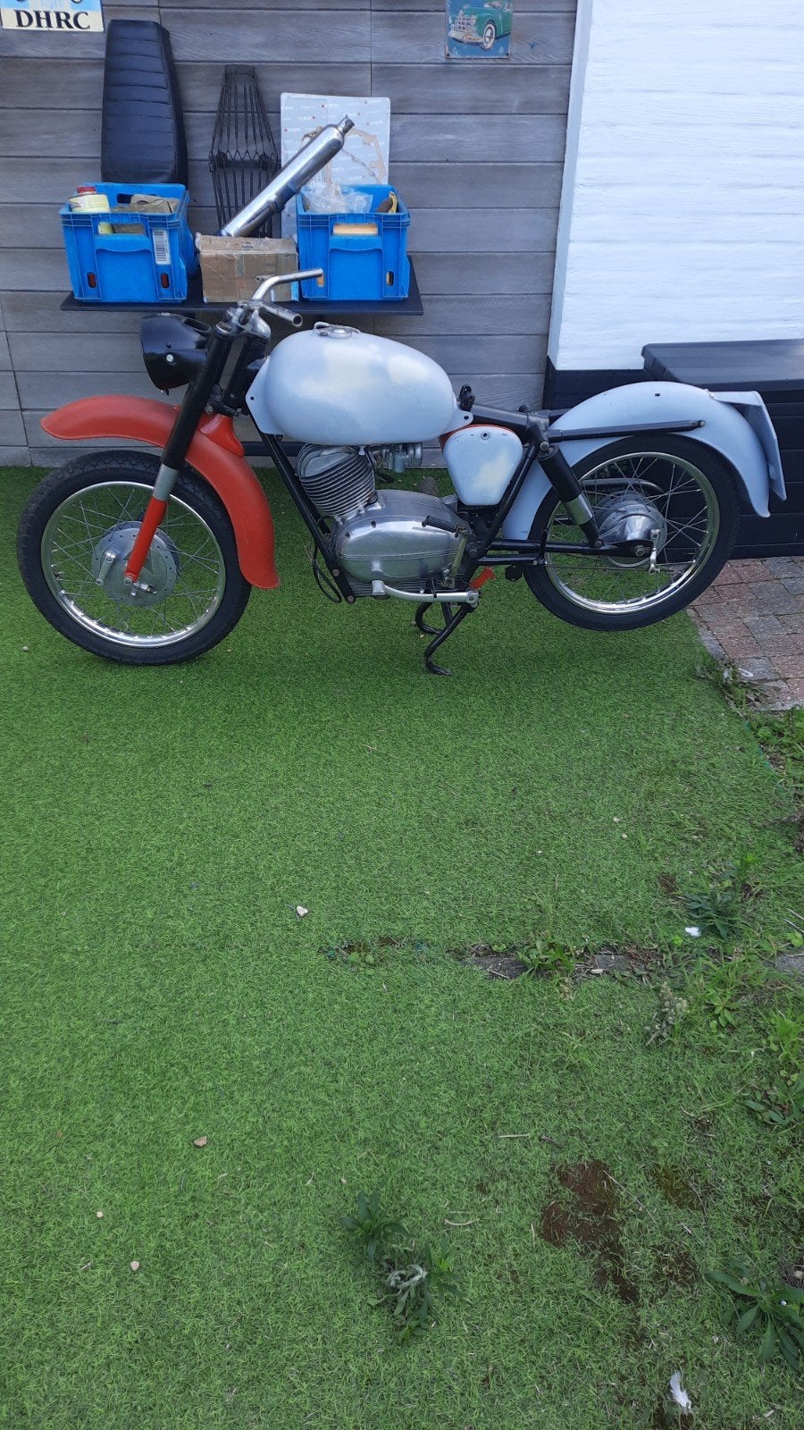MOTO GUZZI STORNELLO TUURISMO 125 CC COMPLEET.