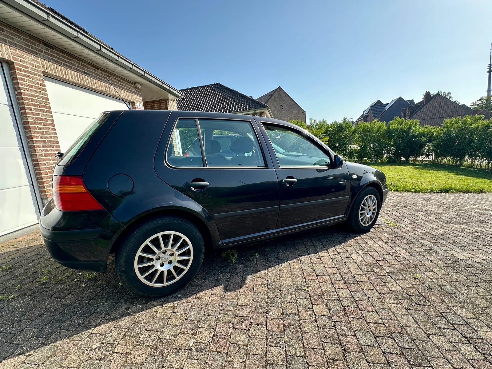 VW GOLF 4 - BENZINE LEZ OK 2030- Pret a immatriculé !! AIRCO, Stof, Zwart, Handgeschakeld, Electronic Stability Program (ESP)
