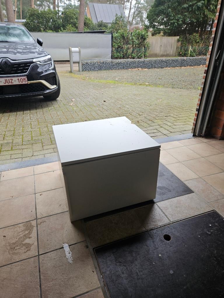 Ikea Kastje met kleine beschadiging, Huis en Inrichting, Ophalen, Gebruikt