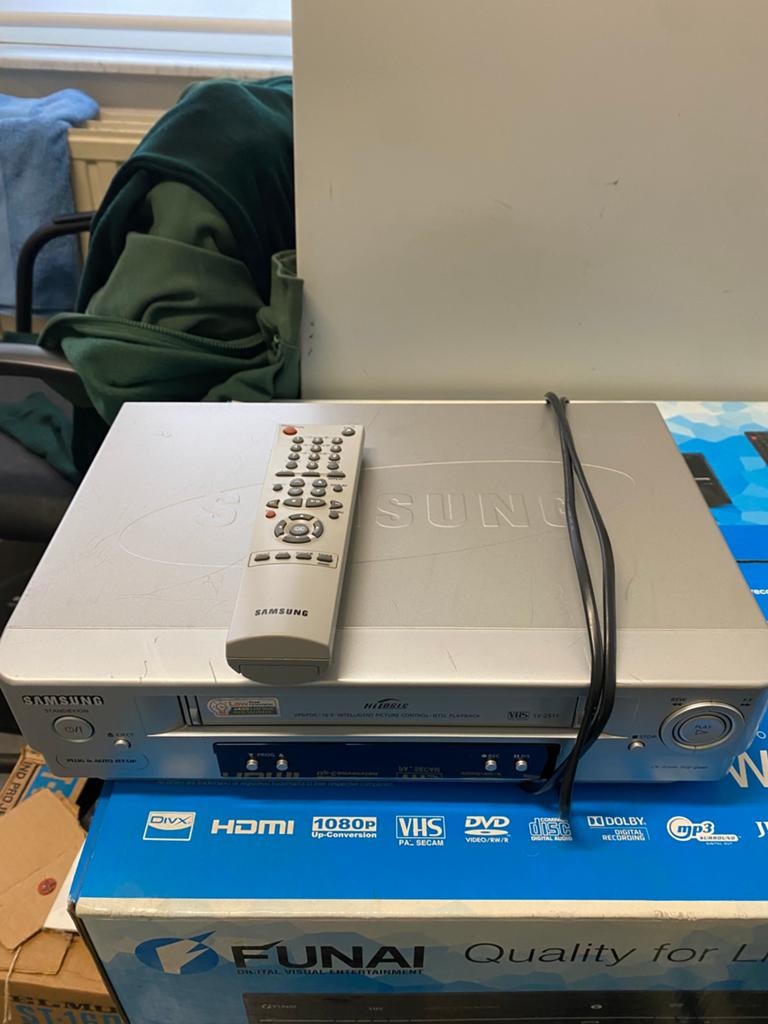 Magnétoscope VHS Samsung SV-251F avec télécommande, Enlèvement, Comme neuf, Samsung