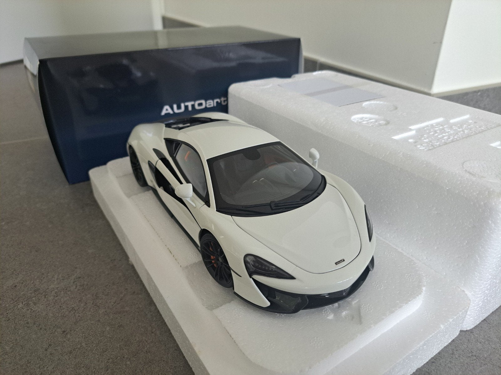 McLaren 570S Blanche 1/18 AUTOART Neuve, Neuf, Voiture, Autoart