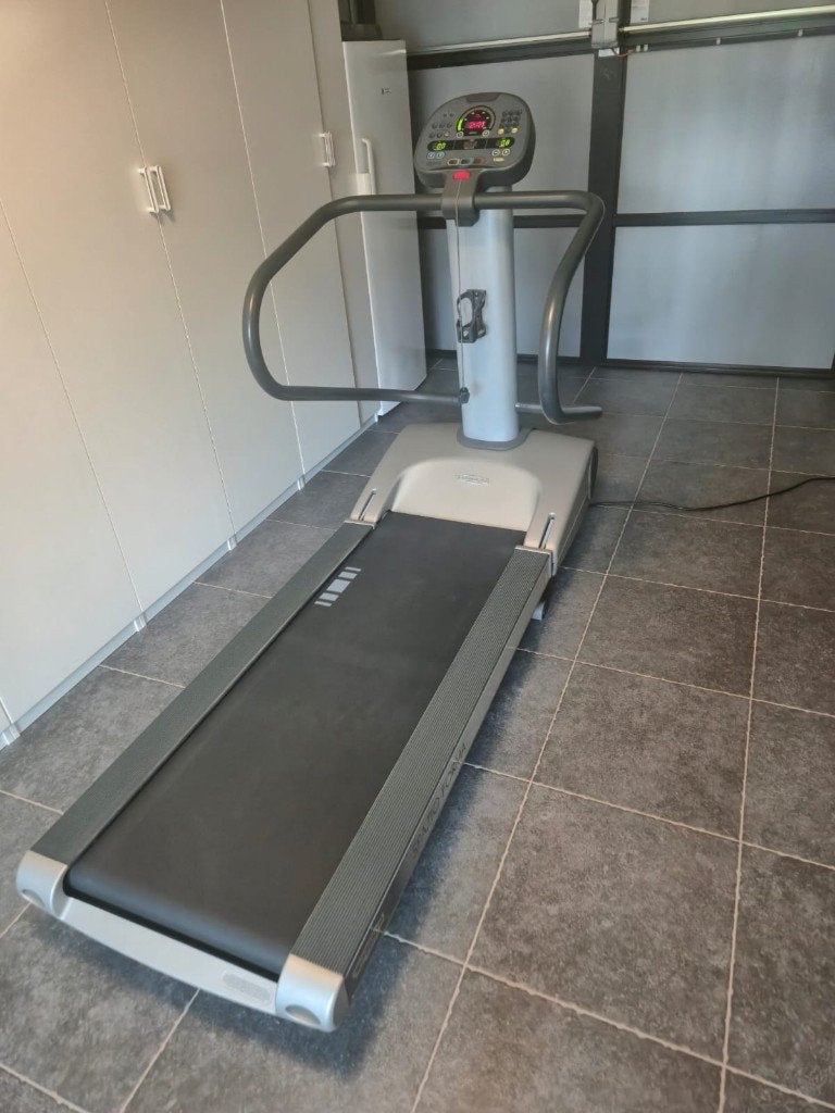 Professionele loopband Technogym met hartslagmeter, Sport en Fitness, Gebruikt, Overige typen, Hardlopen, Ophalen