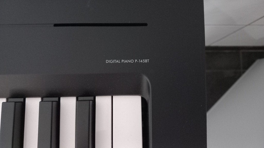 Yamaha P-145BT Portable Bundel B, Enlèvement, Comme neuf, Noir, Piano