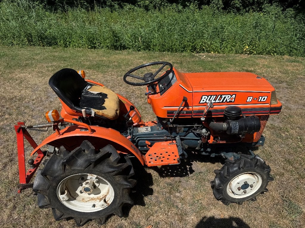 tractor Kubota 4x4 type bultra B10met trekhaak, Ophalen