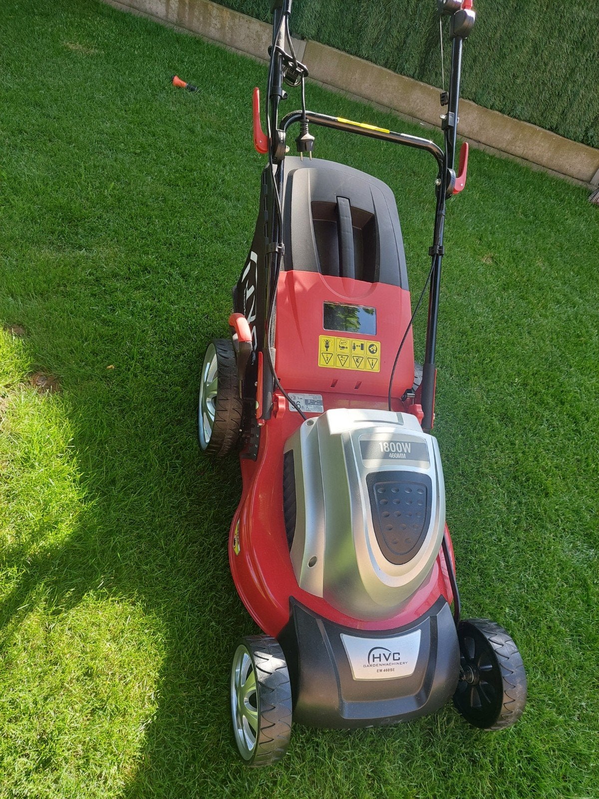 nieuwe elektrische grasmaaier 1800 watt zelftrekker, Tuin en Terras, Grasmaaiers, Ophalen, Elektrische grasmaaier