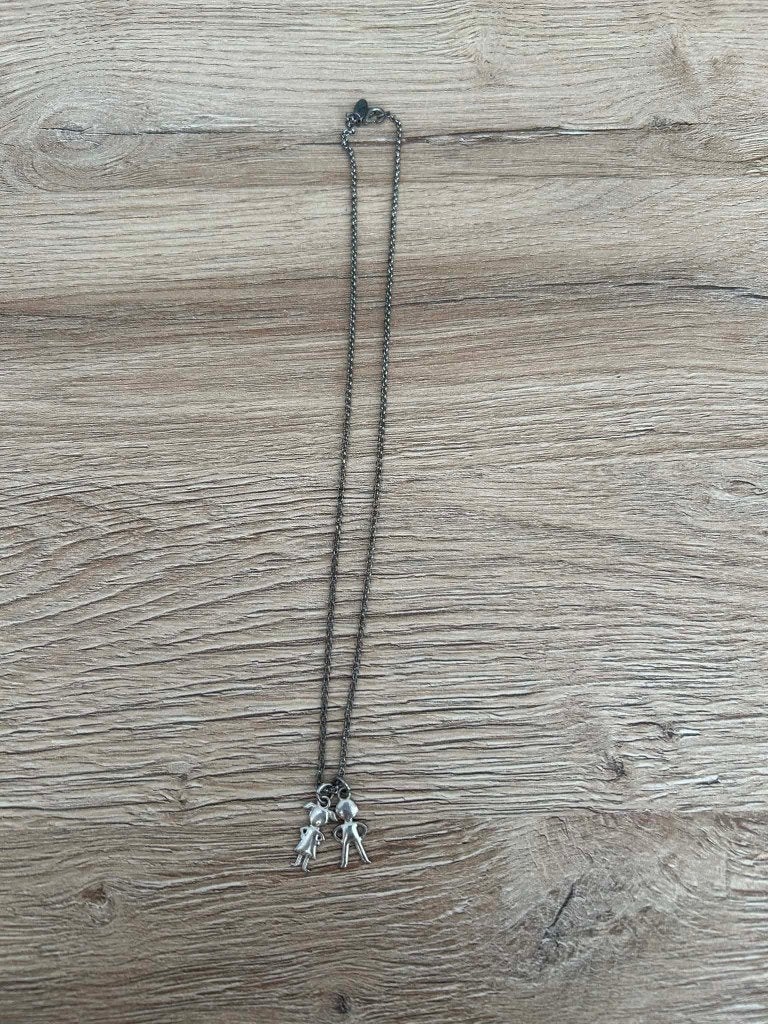 Collier argenté avec pendentif enfant, Handtassen en Accessoires, Kettingen, Ophalen, Met hanger, Zo goed als nieuw, Zilver