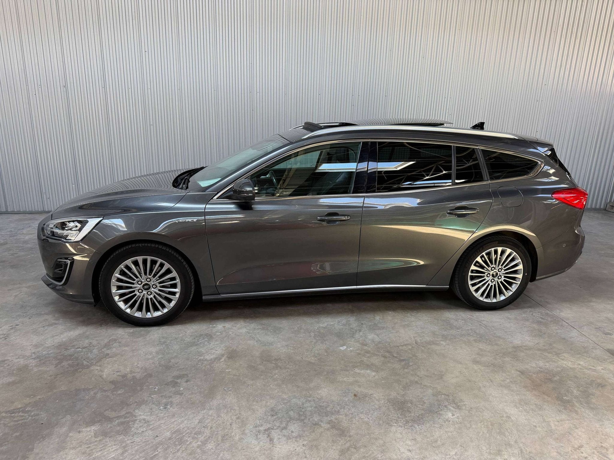 Ford Focus Focus Vignale 1.0 EcoBoost Leder Navi Pano, Argent ou Gris, Achat, 998 cm³, Euro 6