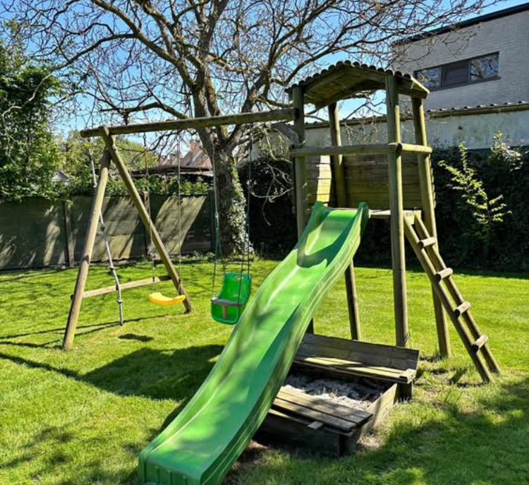 Aire de jeux avec bac à sable 200€, Enfants & Bébés, Jouets | Extérieur | Aires de jeux, Enlèvement, Comme neuf, Bac à sable