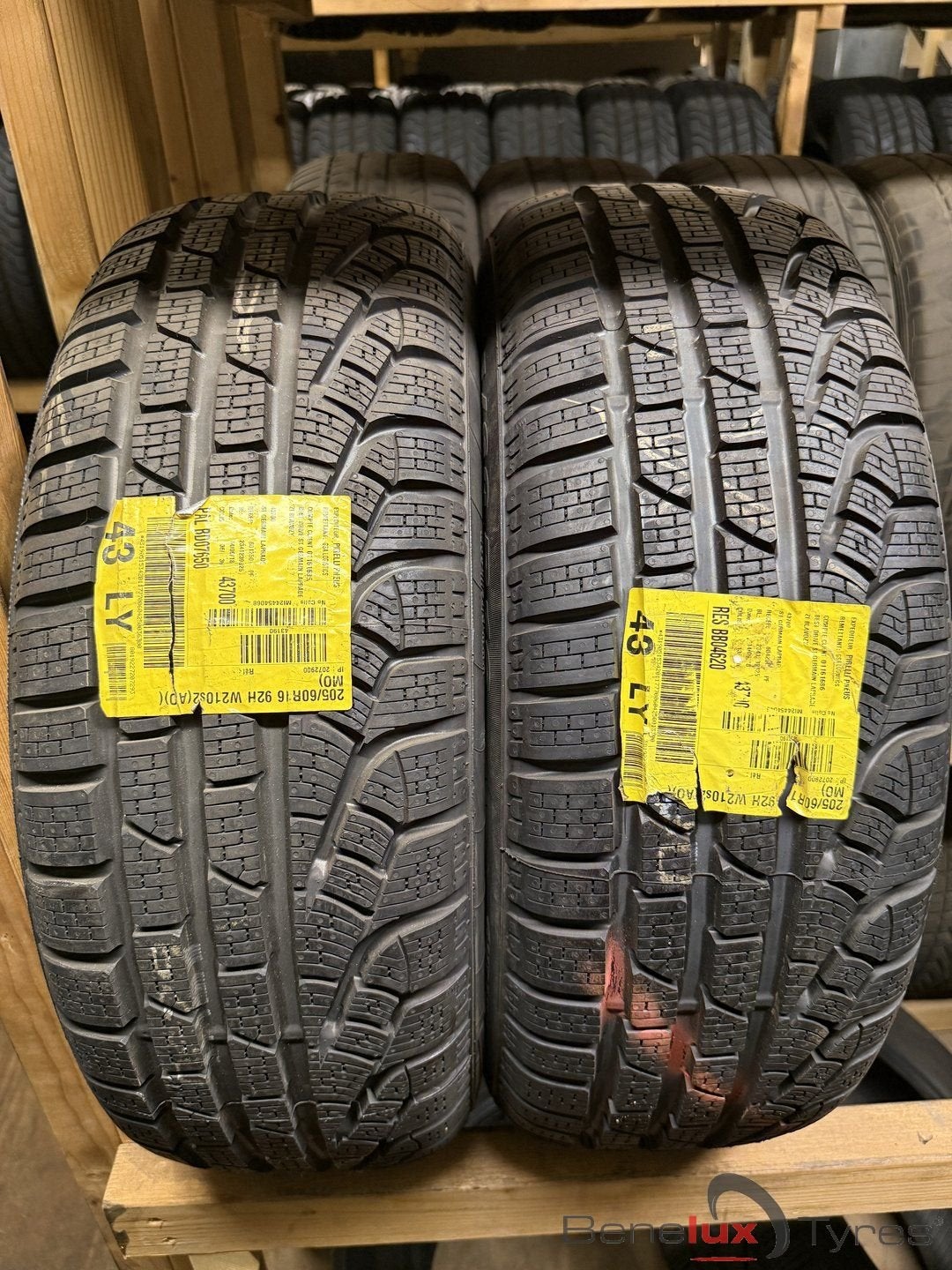 nieuw snow 205/60R16 Pirelli 205/60 R16 205/60/16 2056016, Auto-onderdelen, -, Nieuw, Band(en), -