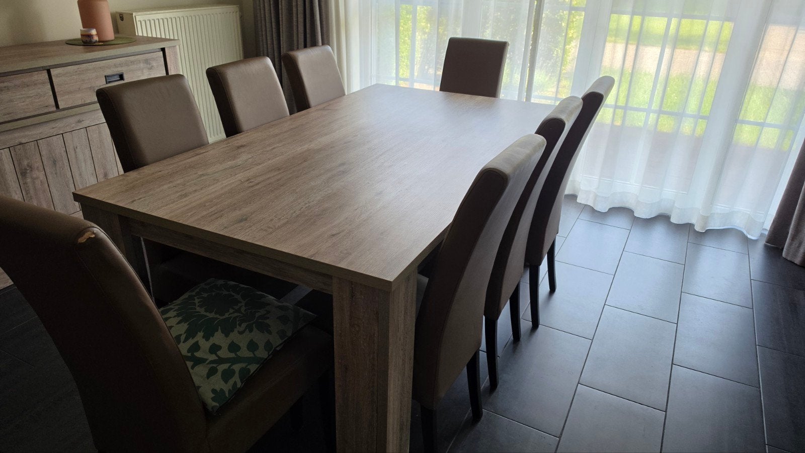 Landelijke eettafel met 8 stoelen, Huis en Inrichting, Ophalen